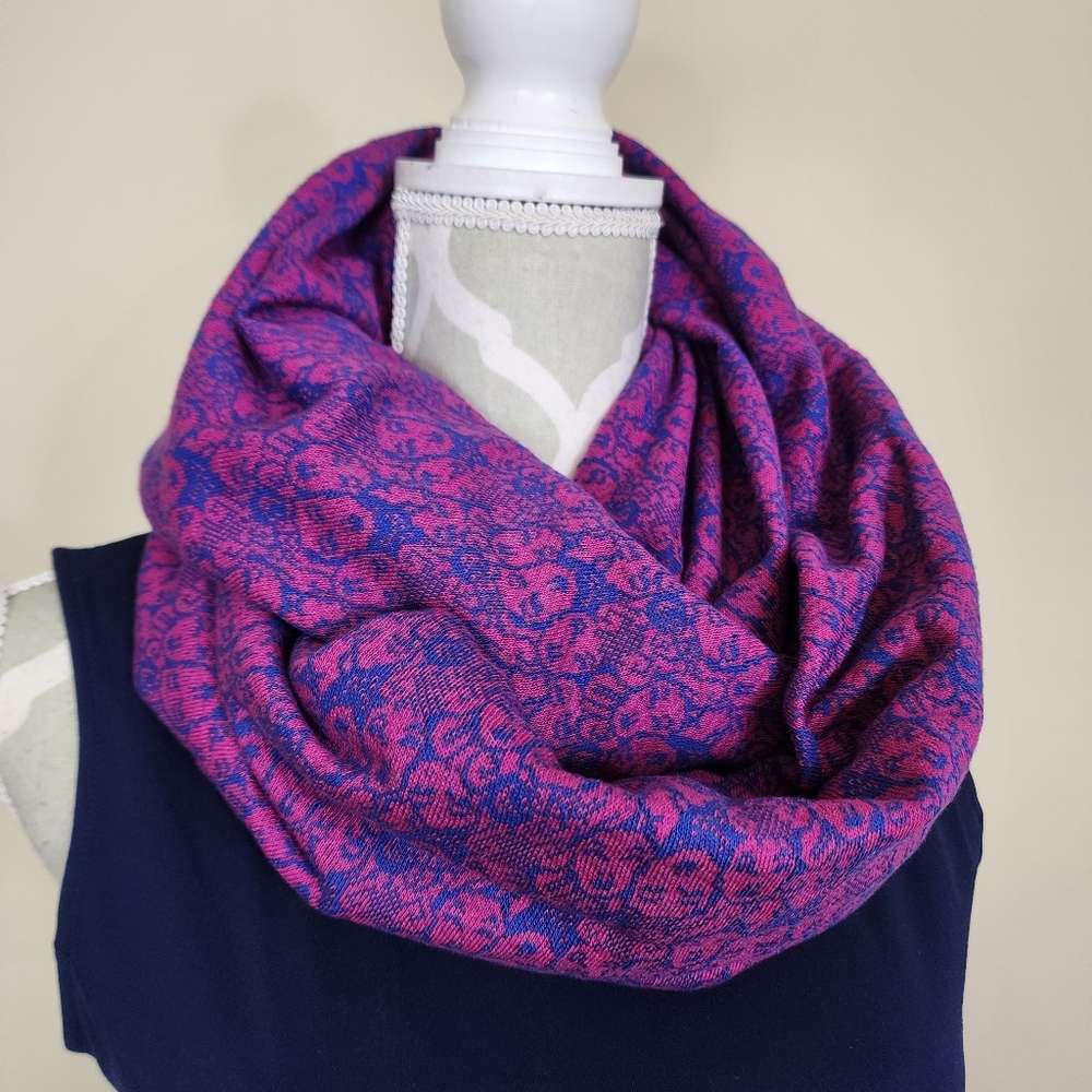 Vibrant Female Face Pattern Soft Knitted Infinity Scarf Pink Purple Blue